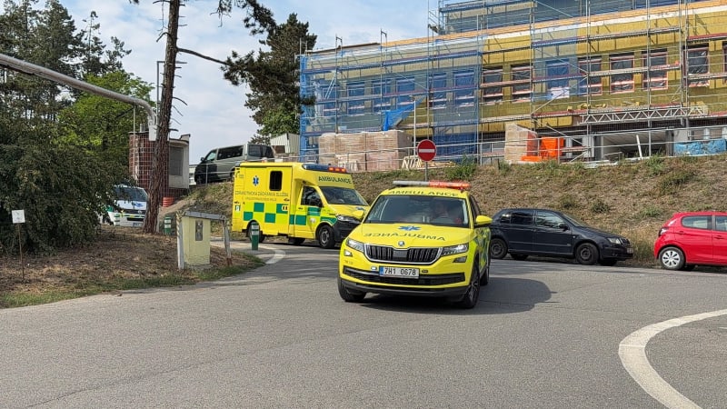 Podezření na vážnou nákazu v Česku: Ženu převezli na Bulovku, ve hře je i ebola