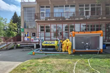 U ženy je podezření na vysoce nebezpečnou nákazu. Resort: Veřejnosti riziko nehrozí