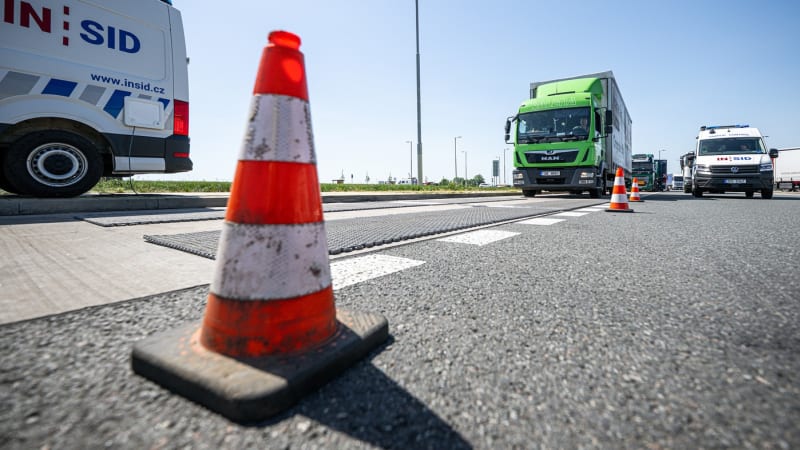 Kraje nedostanou ze Státního fondu ani korunu na silnice, oznámil Půta. Rezort krok vysvětluje