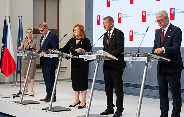 Deficit 389 miliard ekonomy zaskočil. Zřejmě zdraží hypotéky, varují