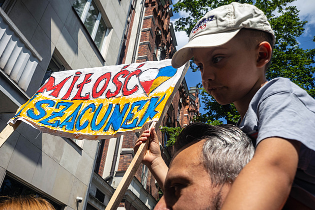 Čím Zelenskyj Poláky tak urazil a co ještě Ukrajincům nemohou zapomenout
