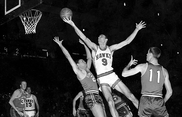 Zemřel basketbalista Bob Pettit, prvnímu držiteli ocenění MVP v NBA bylo 93 let
