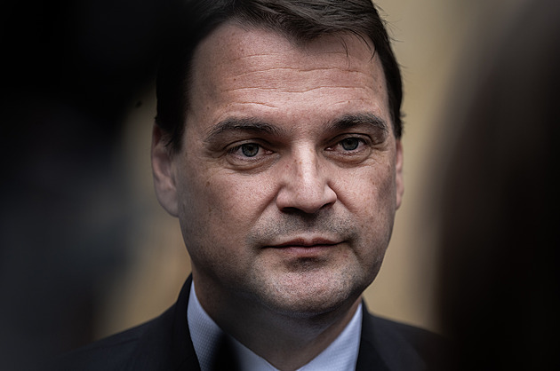 Ukončili jsme hysterické křičení bývalé vlády, řekl Macinka ke kladné reakci Rusů
