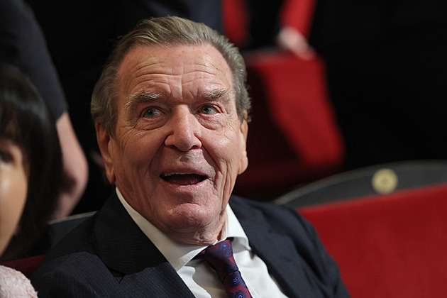 Německý exkancléř Schröder byl na Putinově narozeninové oslavě