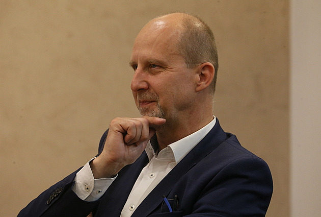 Výsledky voleb do Senátu: Děčínsko může mít senátora už dnes, na Lounsku vede Trešl