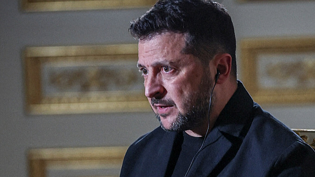 Zelenskyj obnoví útoky na ruské rafinerie. USA podle něj přestaly varovat před raketami