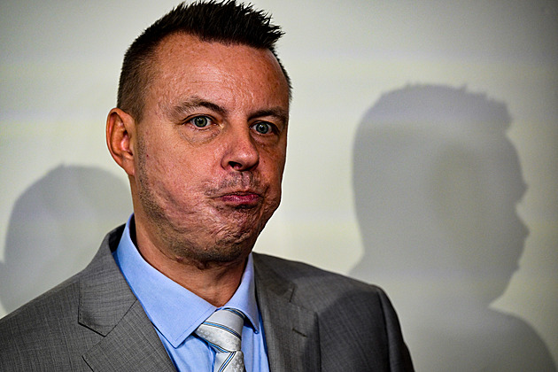 Foltýn za nášivku proti Putinovi trest nedostal. Budu bojovat jako lev, zuří Rajchl