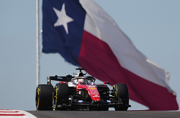 Dominance Leclerca na F1 v USA, ovládl oba dva tréninky. Antonelli se posunul