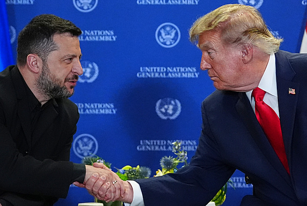 Ukrajina po Trumpově tlaku pozastavila údery na ruské rafinerie, tvrdí zdroje